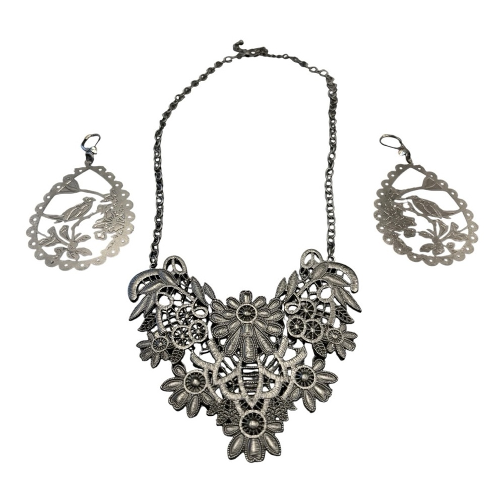Black Metal Floral Bib Statement Necklace & Bird Rhinestone Earrings Set J12